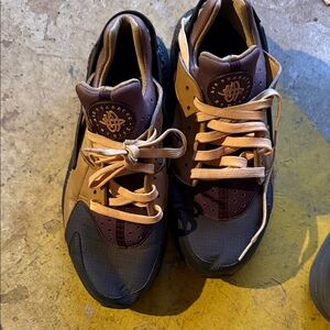 Air huarache by Nike 8.5